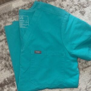 Figs One Pocket Scrub Top